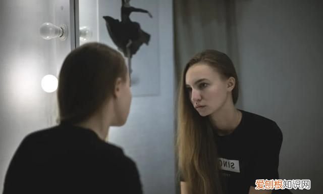 镜子最好摆放在家里哪个位置 镜子放在家里什么位置合适