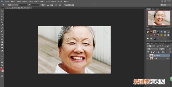 如何用PS去皱纹，photoshop怎么去皱纹