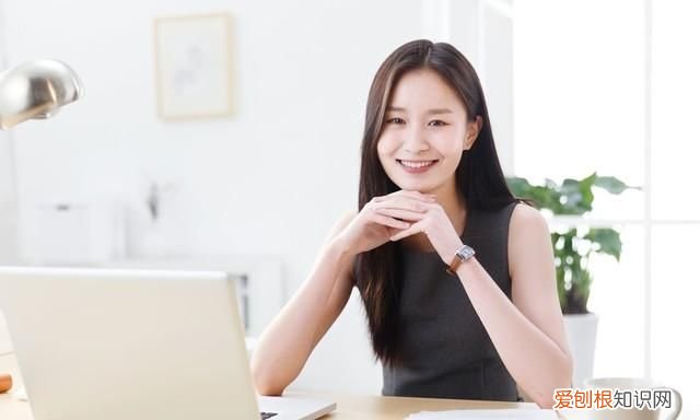 异性间的暧昧,大多是从默许以下事情开始