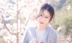 异性间的暧昧,大多是从默许以下事情开始