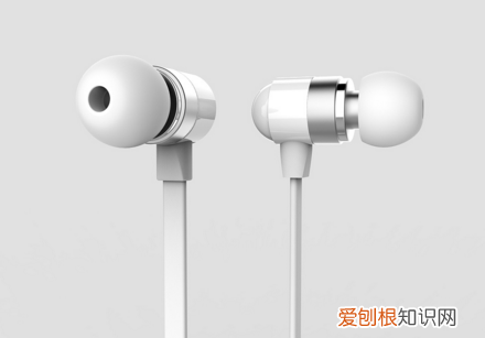 如何用手机充当电脑麦克风，手机耳机能插电脑当话筒吗