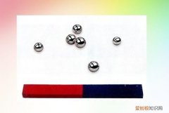 怎么使电风扇反转，两块磁铁怎么使水旋转