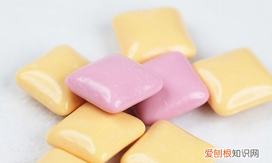 怎么清理手机听筒的灰尘,如何清理手机话筒里面的灰尘