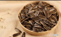 哪些食物适合在火车上吃，老人坐火车吃什么食物最合适