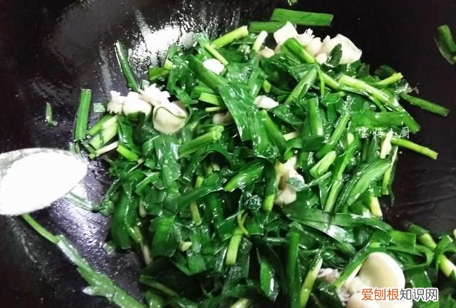 清明菜可以炒什么菜 清明菜和什么不能吃