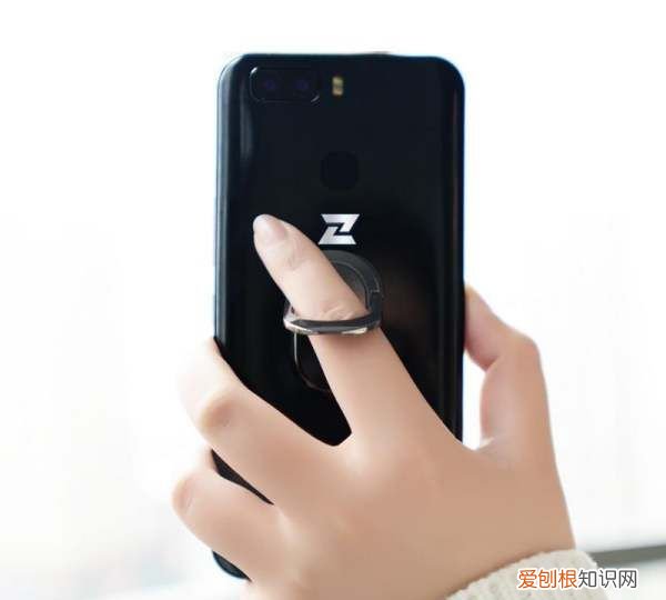 乐卓指环支架怎么用,手机指环扣支架粘在手机什么位置好