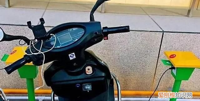 电动车“每日一充”和“没电再充”哪个更伤电池，很多人都充错