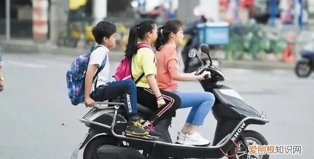 电动车“每日一充”和“没电再充”哪个更伤电池，很多人都充错