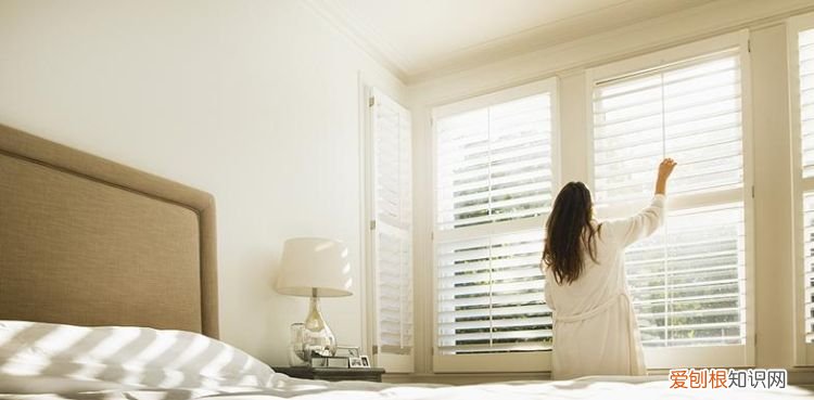 每天给房间通风多久合适，刚铺木板的房间要通风多久