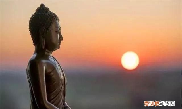 老俗话莫笑穷人穿破衣,莫笑穷人穿破衣经典语言