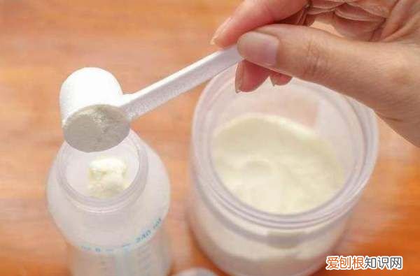 教你如何冲奶粉不结块，冲泡奶粉时为什么会出现结块现象?