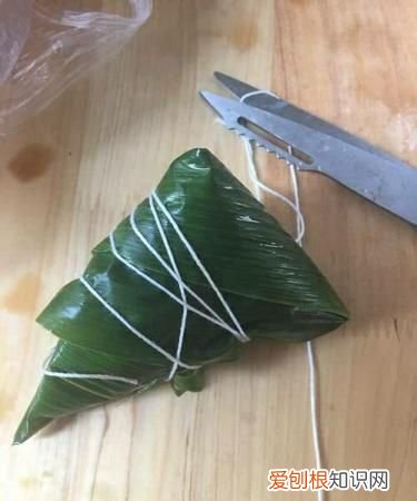 粽子怎么系，包粽子绳子怎么绑在凳子上