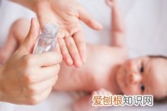 六个月宝宝能吃鱼泥吗 ，宝宝六个月可以吃肉泥鱼泥吗