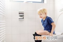 小孩子为什么喜欢吃手 ，小孩子为什么喜欢吃手呢