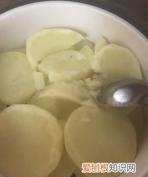 奶香土豆饼的做法，自制奶香土豆饼怎么做好吃