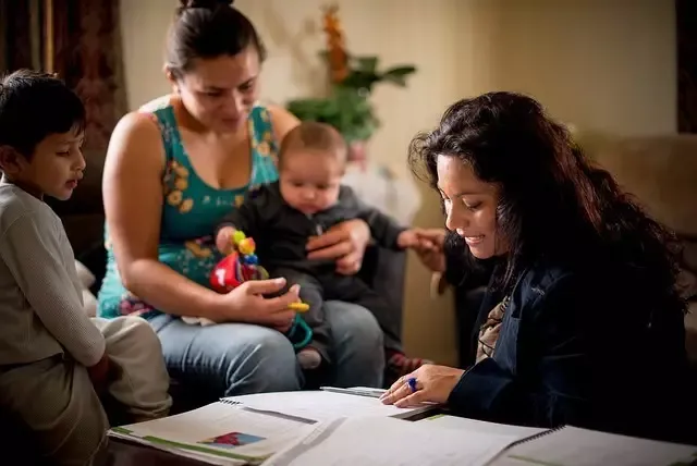 如何进行幼儿家园共育，该如何做好幼儿园家园共育？