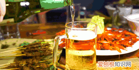 新疆大乌苏啤酒和什么搭配,新疆的乌苏啤酒是如何