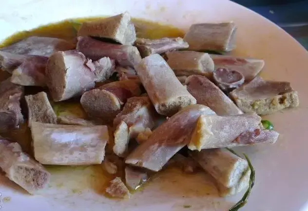 80年代的花盆有收藏价值吗，老花匠在盆里撒点粉末，不招虫不黄叶，狂开花呼呼爆盆