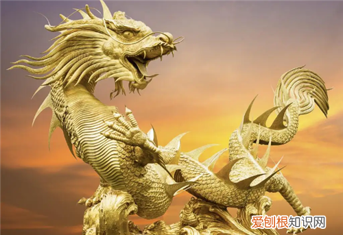 1976年到底是土命还是火命,1977是土命还是火命