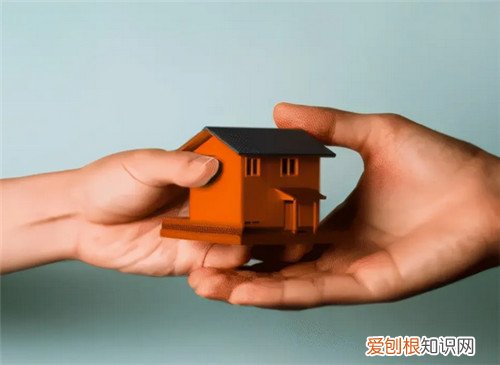 父亲没了母亲还在怎么继承房产，父亲不在了遗产是母亲全继承吗