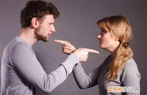 老公总是贬低老婆是什么心理，老公总是贬低老婆是什么心理,女人该怎么办?