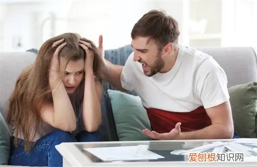 老公总是贬低老婆是什么心理，老公总是贬低老婆是什么心理,女人该怎么办?