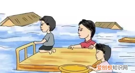 发生水灾的自救及救助方法，洪水来临落入水中如何自救视频
