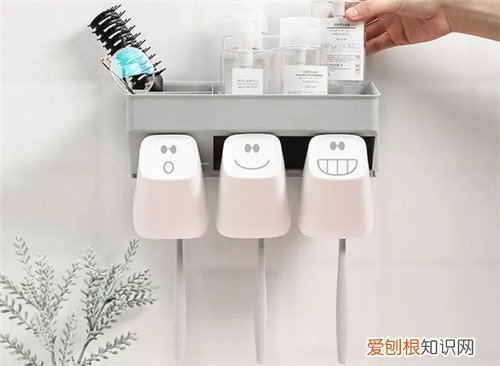 卫生间放洗漱用品的架子有哪些，浴室放洗漱用品的架子