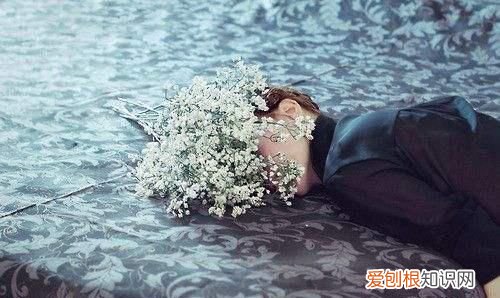 20条唯美英文语录句句都是经典 30句触动心灵的英文短句