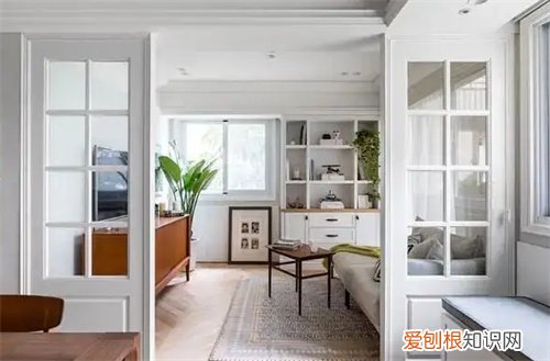 白墙用什么颜色卧室门，白墙配什么颜色室内门