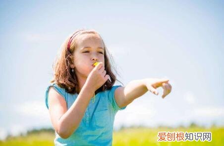 如何从小培养孩子自信心，怎样从小培养孩子的自信？如何让孩子变得更加自信