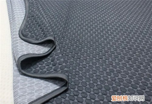石墨烯床垫作用和功效有哪些，石墨床垫和石墨烯床垫有区别吗?