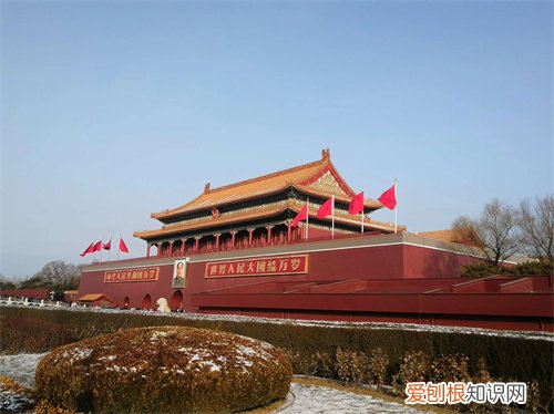 天安门城楼屋顶采用什么建筑形式