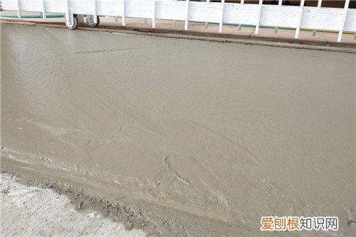 15公分厚一平方用多少混凝土，15公分厚混凝土每平方多重