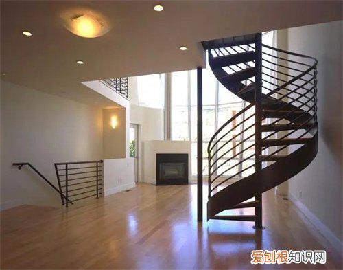 旋转楼梯设计图与尺寸是什么，螺旋转楼梯设计图与尺寸