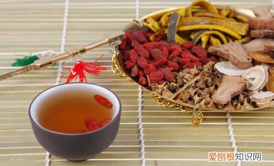 喝中药损伤肠胃呕吐 6个方法缓解中药的苦味