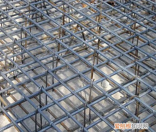 马凳筋设置规范尺寸是多少，马凳筋尺寸如何定