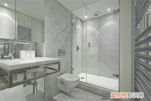 厕所瓷砖不建议灰色的原因是什么，卫生间能用灰色瓷砖吗