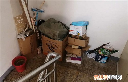 楼道堆放杂物119管吗，邻居楼道堆放杂物可以打119吗