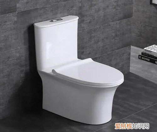 马桶下水口距离墙面的尺寸，马桶的排水口离墙多少