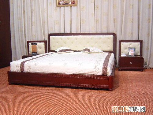 1.8米床两边开关距离，1.8米床头开关之间距离的距离多少合适