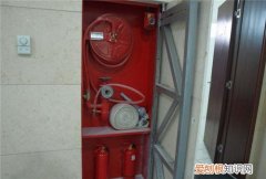 1米8高消防箱安装离地面多高，一米八的消火栓箱离地多高