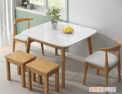 进门餐桌横放还是竖放，进门的餐桌是横着还是竖着