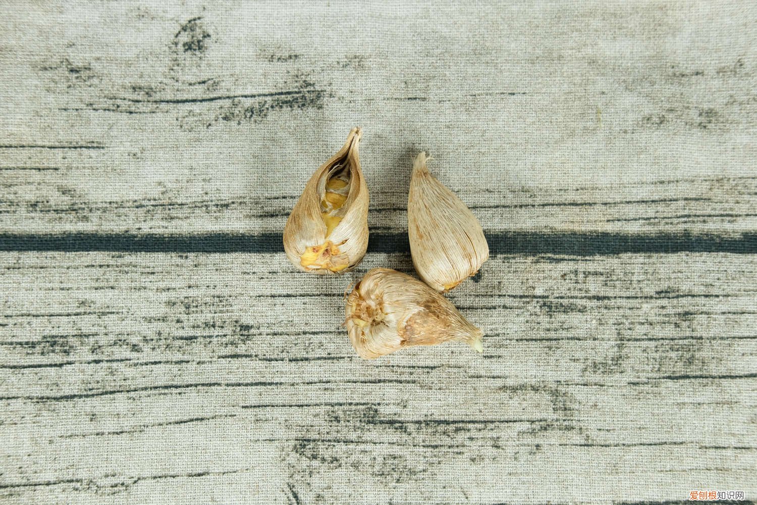 香雪兰冬天的养殖方法和注意事项 香雪兰冬天怎么养冻不死