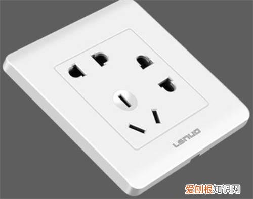 公牛插座三根线怎么接，公牛插座两根线怎么接