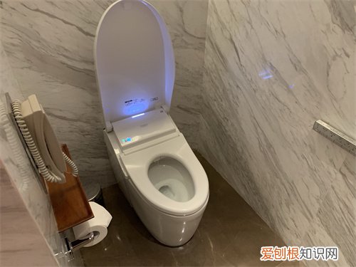 马桶出水慢无力冲不下去,马桶最近冲水无力