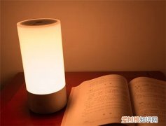 关灯后还有微亮会浪费电吗，关灯后还有微亮会浪费电吗从总闸调线