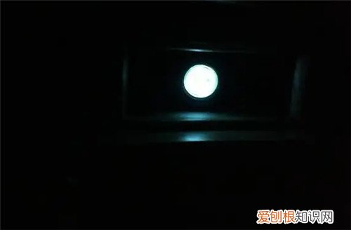 关灯后还有微亮会浪费电吗，关灯后还有微亮会浪费电吗从总闸调线