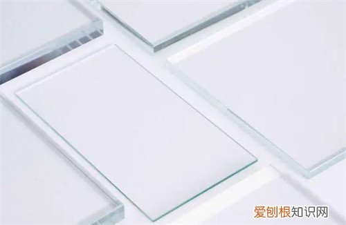 超白玻璃和普通玻璃的区别有哪些，普通玻璃跟超白玻璃的区别