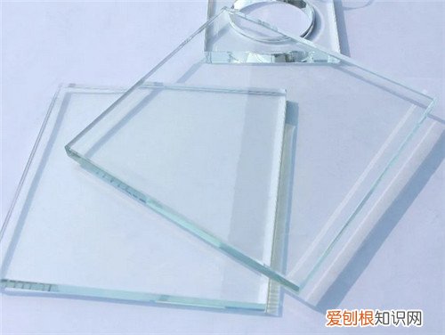 超白玻璃和普通玻璃的区别有哪些，普通玻璃跟超白玻璃的区别